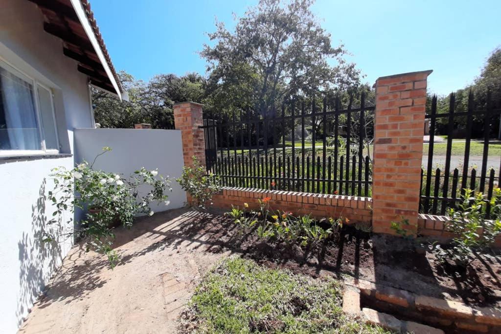 Kruger Southern Cross Малелейн Екстериор снимка
